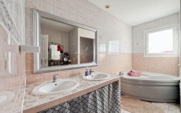 Maison à vendre    4 pièces •  Loriol-sur-Drôme