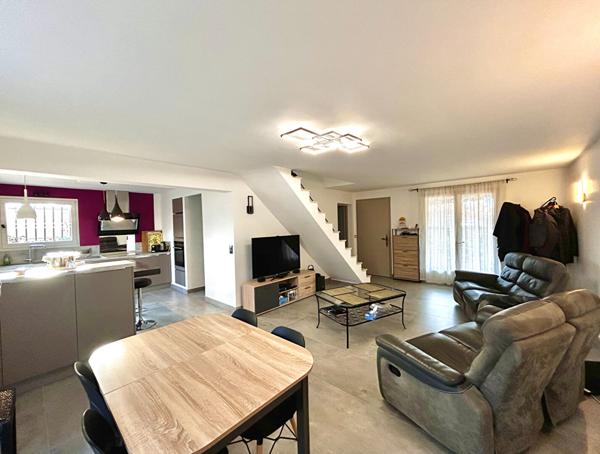 Achat vente transaction recherche maison Maison 113 m2 Solliès-Pont centre ville Toulon var extérieur 3 ou 4 chambres
