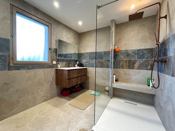 Achat vente transaction recherche maison Maison 113 m2 Solliès-Pont centre ville Toulon var extérieur 3 ou 4 chambres