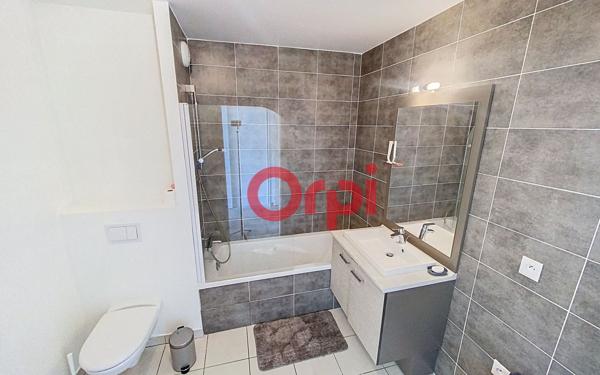 Appartement à louer    1 pièce •  Valleiry