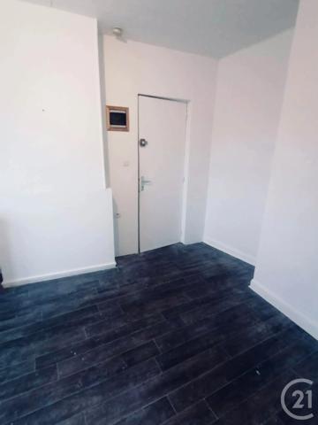Immeuble à vendre  277,65 m 2   ST QUENTIN  - 02
