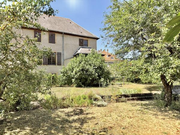 Maison de caractère - 285m² sur 16,82 ares - Woippy Village