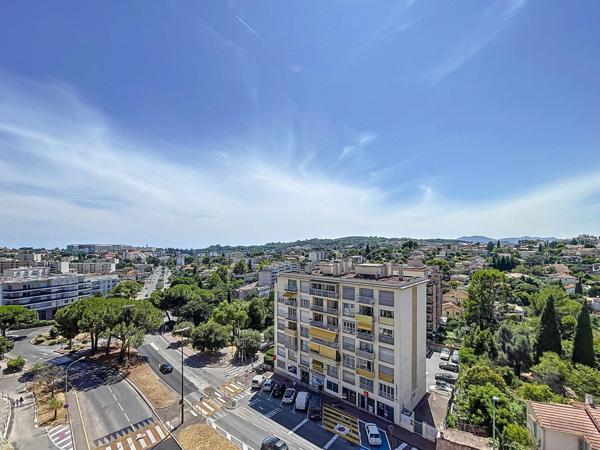 4P PROCHE TOUS COMMERCES, TRES LUMINEUX