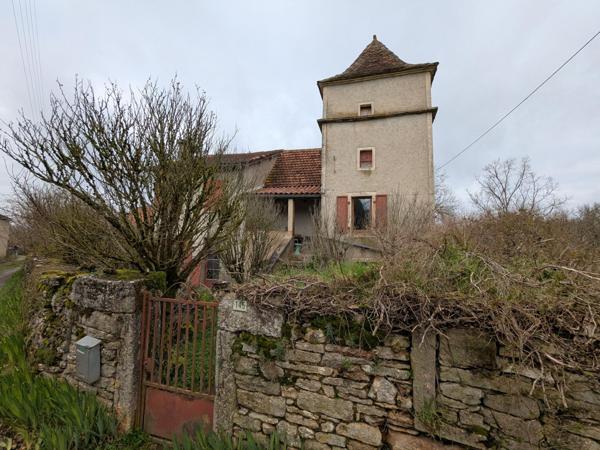 Jolie quercynoise à deux pas du centre du village