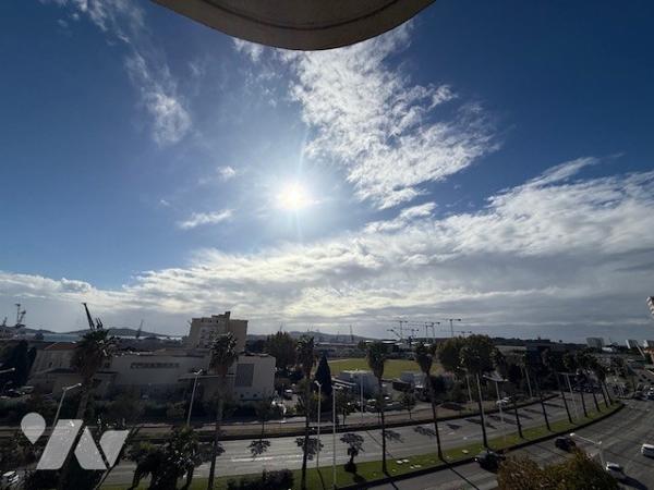 Situé en plein cœur de Toulon, superbe appartement 3 pièces d'environ 85 m²