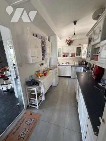 Situé en plein cœur de Toulon, superbe appartement 3 pièces d'environ 85 m²