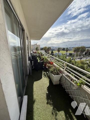 Situé en plein cœur de Toulon, superbe appartement 3 pièces d'environ 85 m²