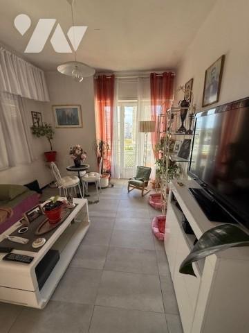 Situé en plein cœur de Toulon, superbe appartement 3 pièces d'environ 85 m²