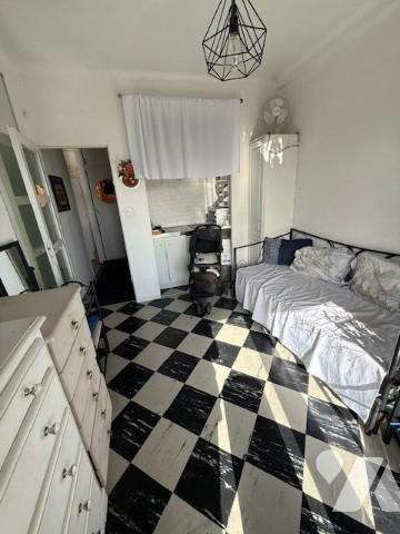 Situé en plein cœur de Toulon, superbe appartement 3 pièces d'environ 85 m²