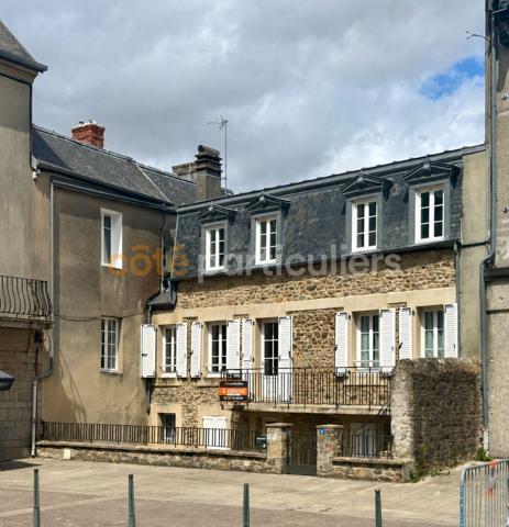 Vente
                Maison285 m² - 8 Pièces -
                    COUTANCES (50200)