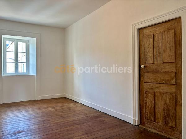 Vente
                Maison285 m² - 8 Pièces -
                    COUTANCES (50200)