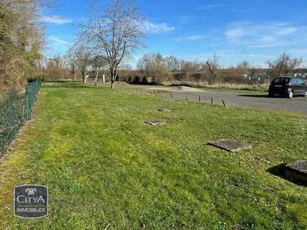 Immeuble à vendre 602m² Eppes (02840)