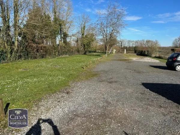 Immeuble à vendre 602m² Eppes (02840)