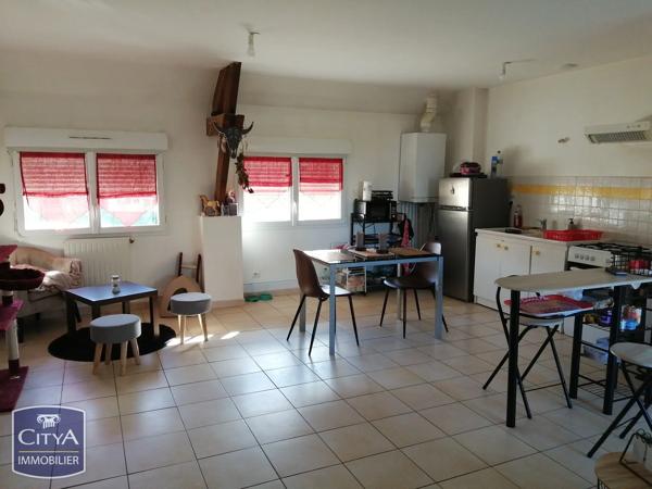 Immeuble à vendre 602m² Eppes (02840)