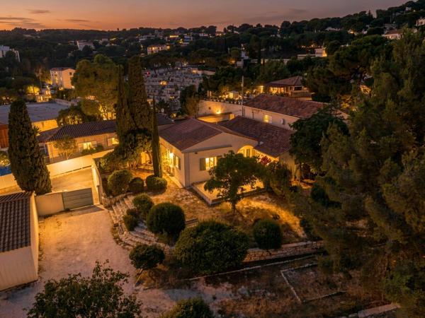 Location Maison de luxe Cassis 5 Pièces 129 m²