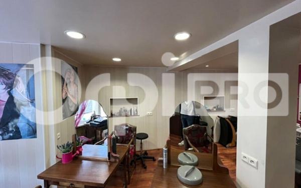 Immeuble à vendre    2 pièces • 64 m2 Essômes-sur-Marne