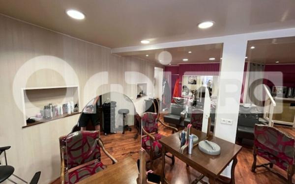 Immeuble à vendre    2 pièces • 64 m2 Essômes-sur-Marne