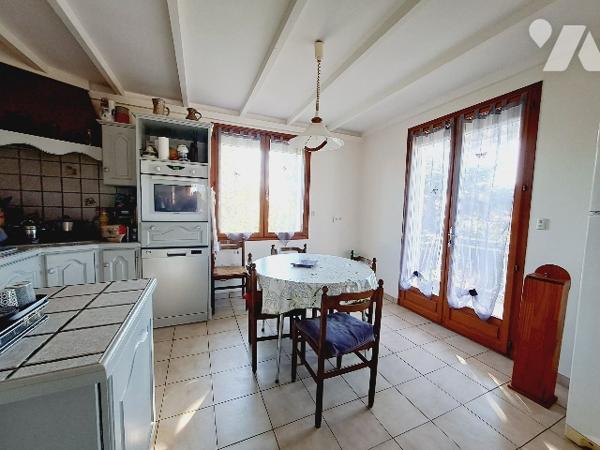 SAUZET, maison de 123m² habitable avec sous sol complet sur 1435m² de parcelle.