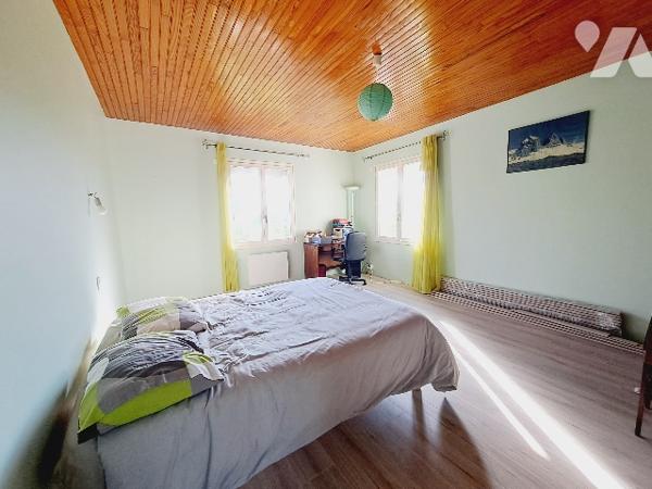 SAUZET, maison de 123m² habitable avec sous sol complet sur 1435m² de parcelle.