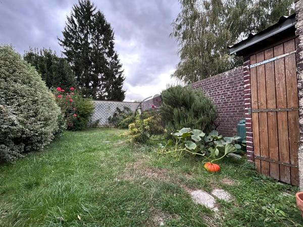 Vente                                                      Maison de ville
                        
                     6 pièces                      144 m2                     à Saint-Quentin