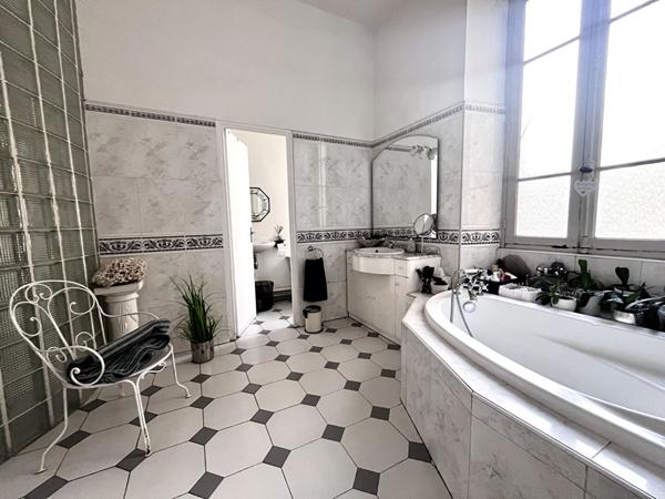 A VENDRE APPARTEMENT TYPE 4 20000 AJACCIO CENTRE VILLE CALME