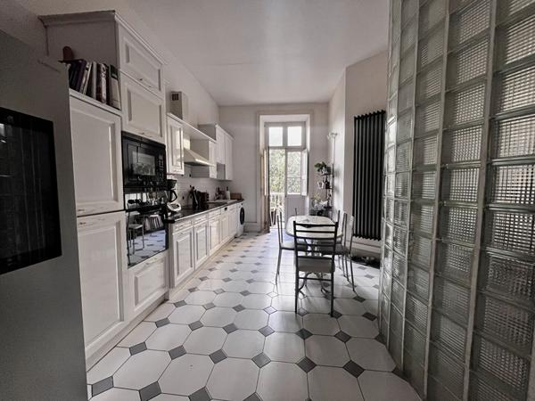 A VENDRE APPARTEMENT TYPE 4 20000 AJACCIO CENTRE VILLE CALME