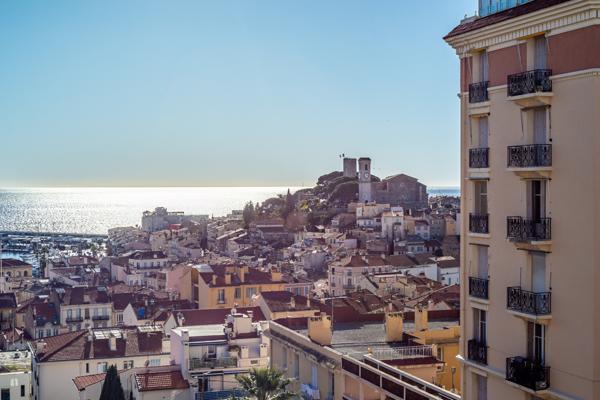 Cannes : Deux appartements à réunir , dans Bourgeois, balcons, vue mer et Suquet /possibilité studio contigu en sus