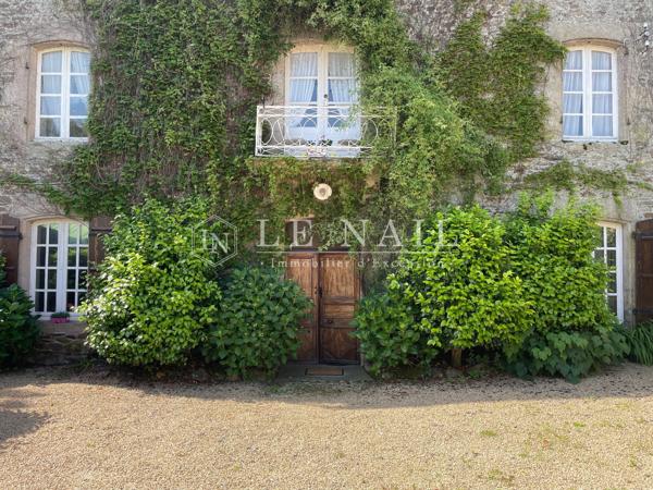 Maison de maître du XIXe siècle avec son jardin et son local commercial