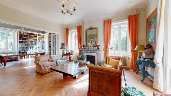 Elégant château du XIXe siècle dans le bocage Bourbonnais