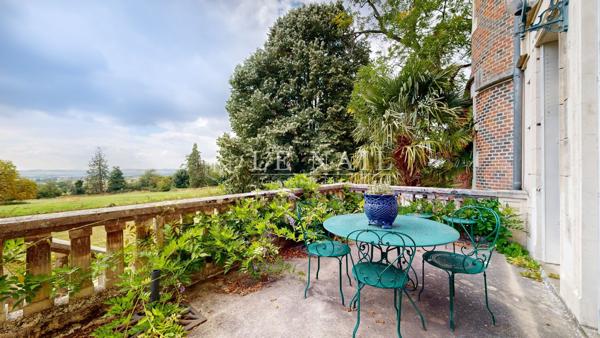 Elégant château du XIXe siècle dans le bocage Bourbonnais