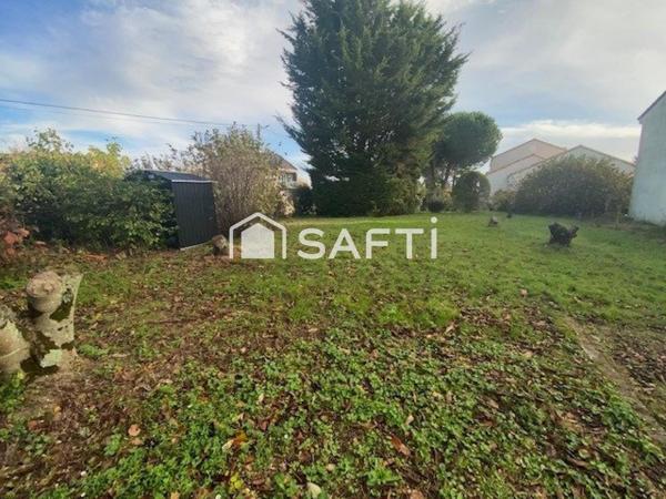 BOUGUENAIS - Terrain constructible 471m²