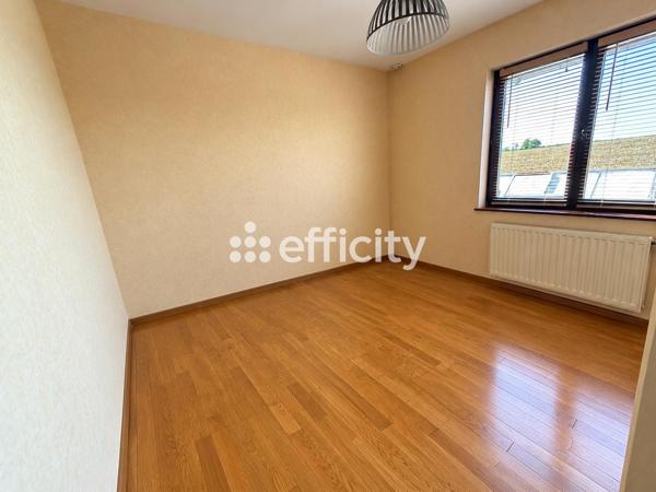 Maison
         5 pièces
        - 115 m² 319 000 €*