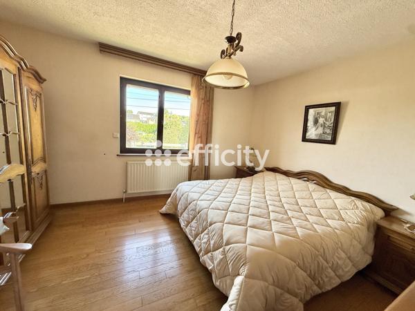 Maison
         5 pièces
        - 115 m² 319 000 €*