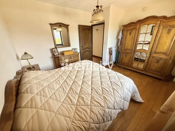 Maison
         5 pièces
        - 115 m² 319 000 €*