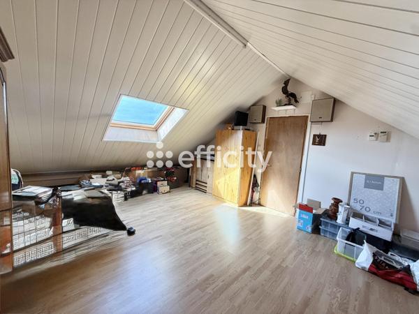 Maison
         5 pièces
        - 115 m² 319 000 €*