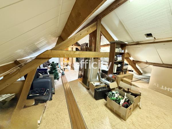 Maison
         5 pièces
        - 115 m² 319 000 €*