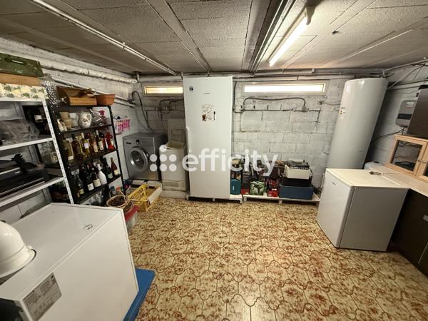 Maison
         5 pièces
        - 115 m² 319 000 €*