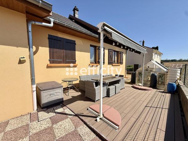 Maison
         5 pièces
        - 115 m² 319 000 €*