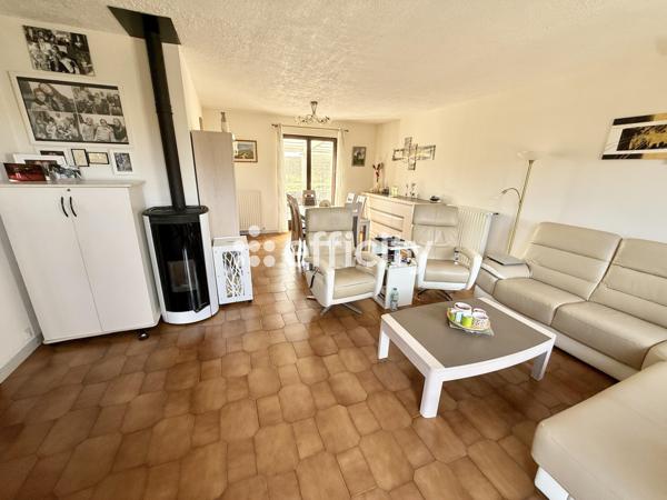 Maison
         5 pièces
        - 115 m² 319 000 €*