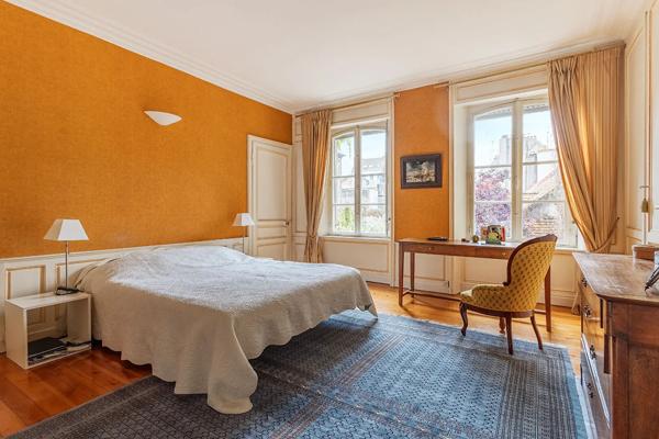 Maison à vendre 10 pièces 395m² Boulogne-sur-Mer (62200)
