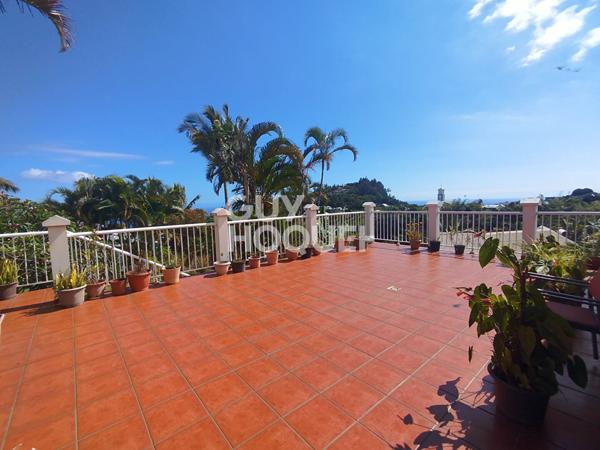 Maison vue mer Centre-ville Petite-Ile