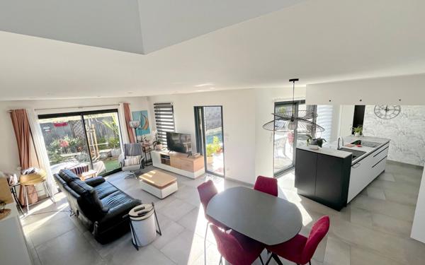 Maison à vendre    5 pièces •  Agde