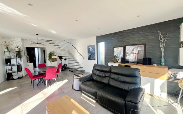 Maison à vendre    5 pièces •  Agde