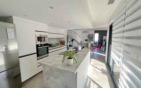 Maison à vendre    5 pièces •  Agde