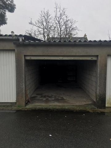Parking / Garage à louer à Nantes