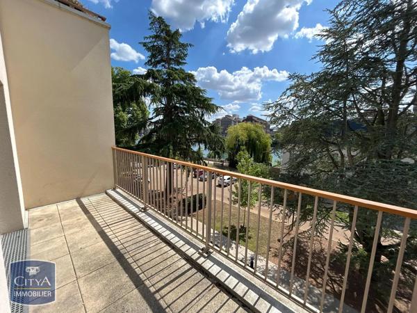 Appartement à louer 3 pièces 51.2m² Corbeil-Essonnes (91100)