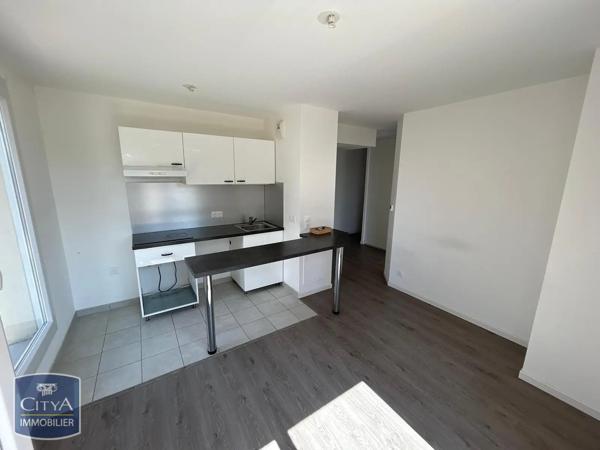 Appartement à louer 3 pièces 51.2m² Corbeil-Essonnes (91100)