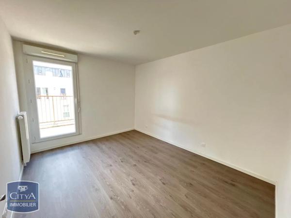 Appartement à louer 3 pièces 51.2m² Corbeil-Essonnes (91100)