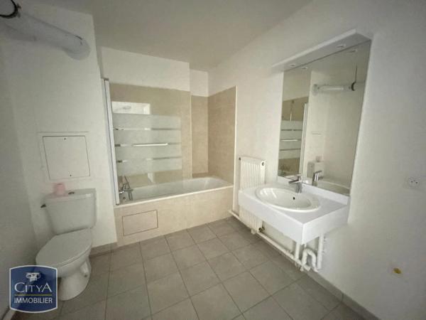 Appartement à louer 3 pièces 51.2m² Corbeil-Essonnes (91100)