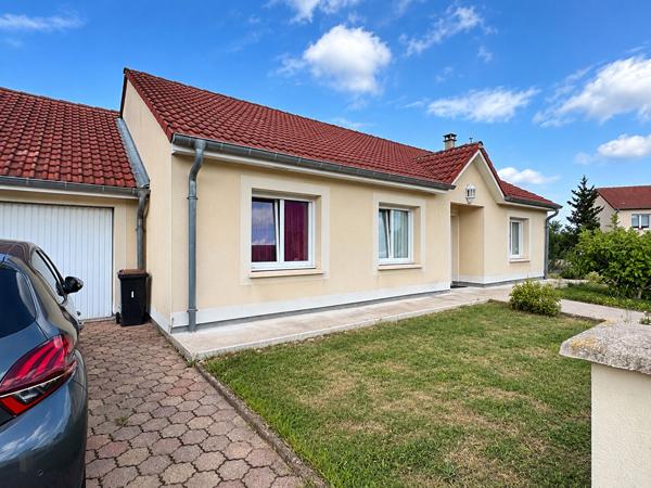 Véritable pavillon individuel de plain-pied en impasse / climatisé / Garage et jardin